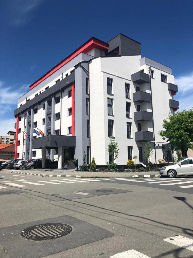 Cazare Bloc Nou Ultracentral Ramnicu Valcea Exterior photo